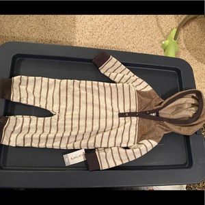 NWT fleece hooded outfit